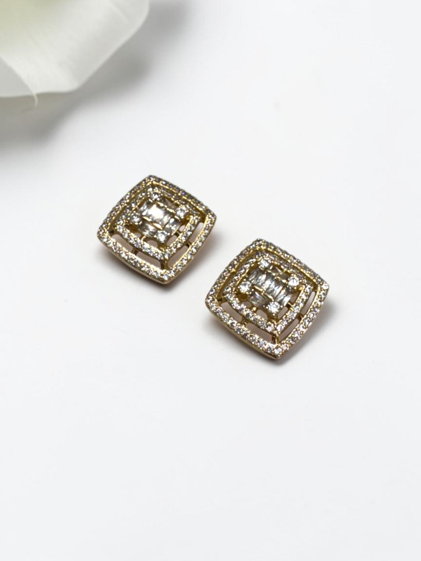 GOLDEN DIAMOND BANTLEY EARRINGS