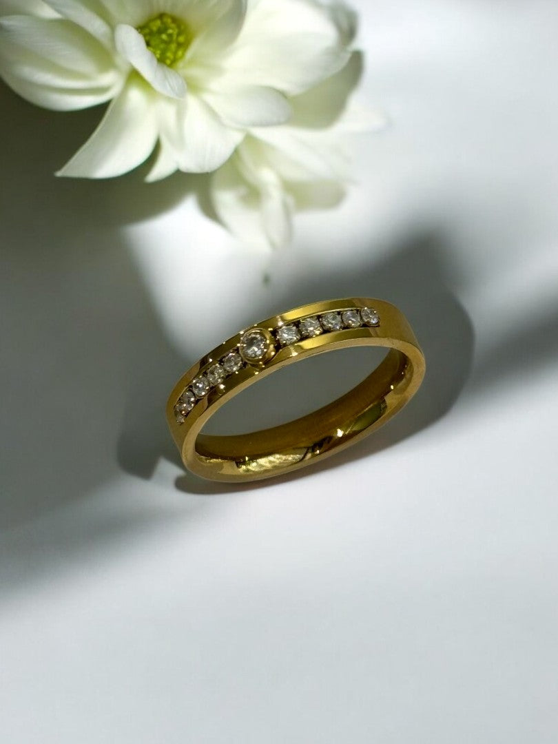 GOLDEN DIAMOND BENJA RING