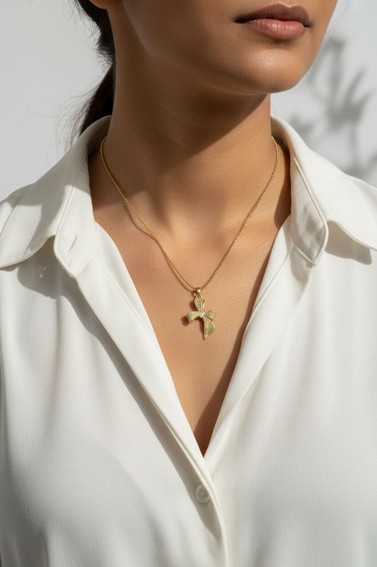 GOLDEN DIAMOND BOW ALEX NECKLACE
