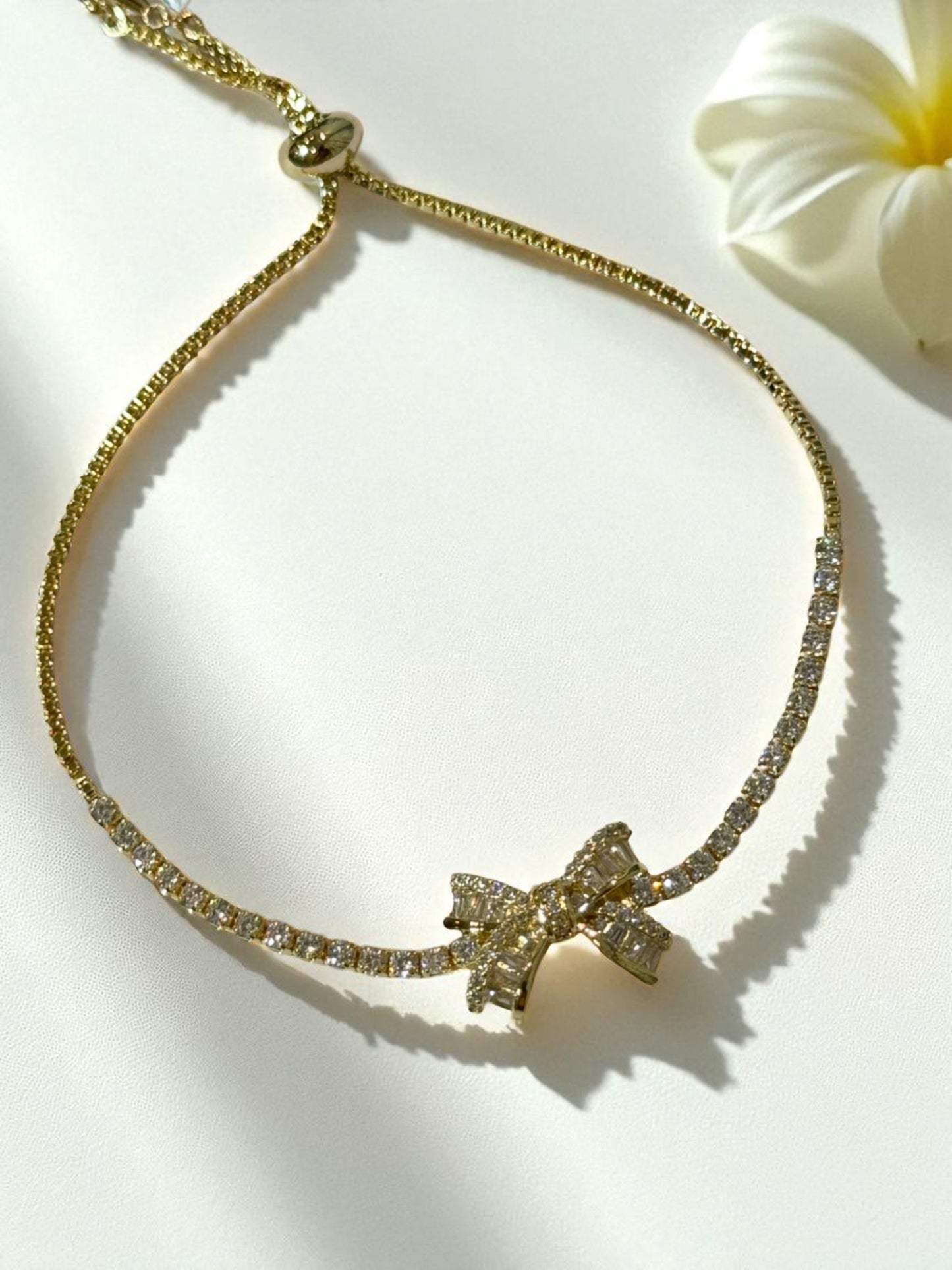 GOLDEN DIAMOND BOW CAVAN BRACELET