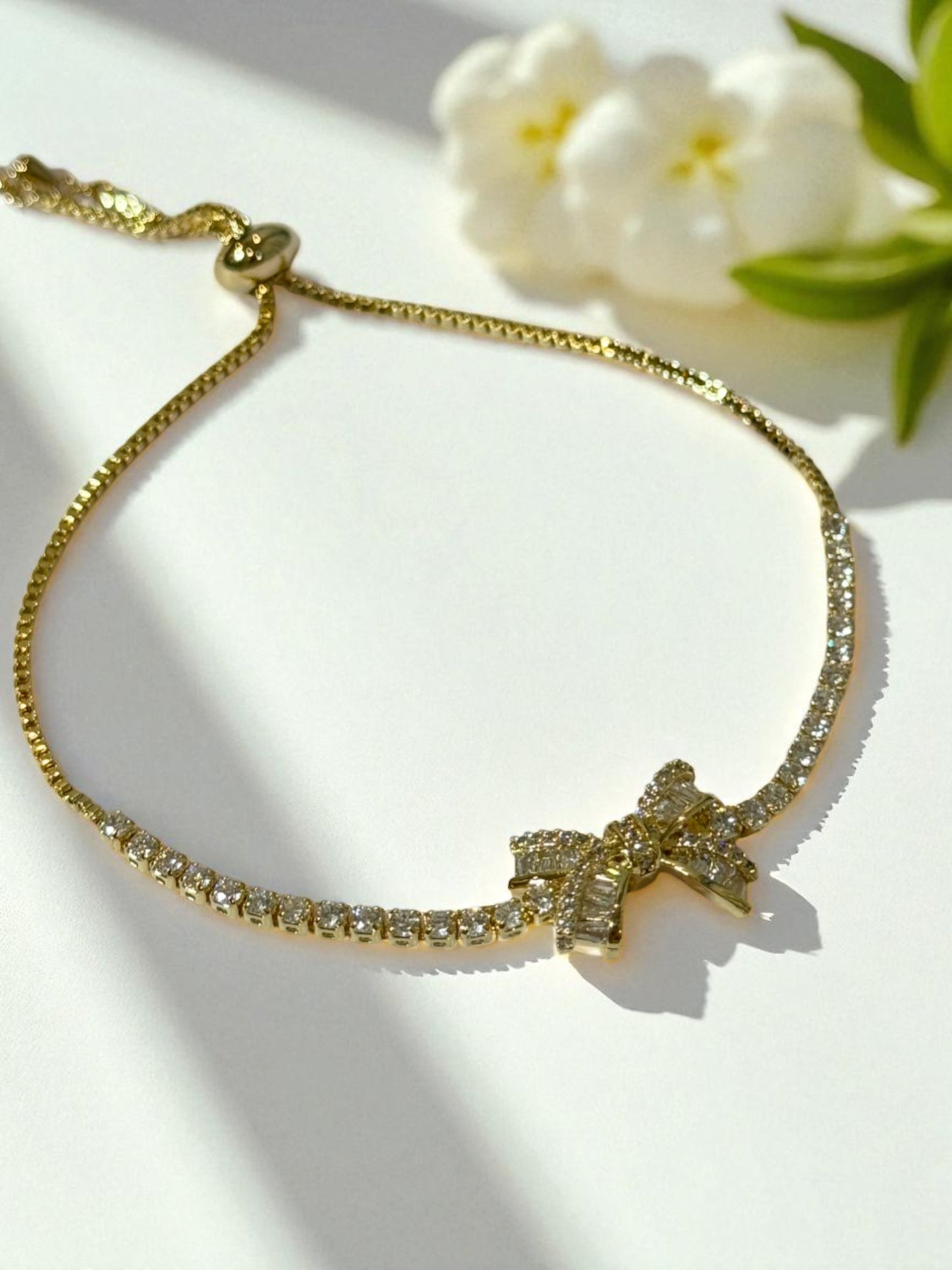 GOLDEN DIAMOND BOW CAVAN BRACELET