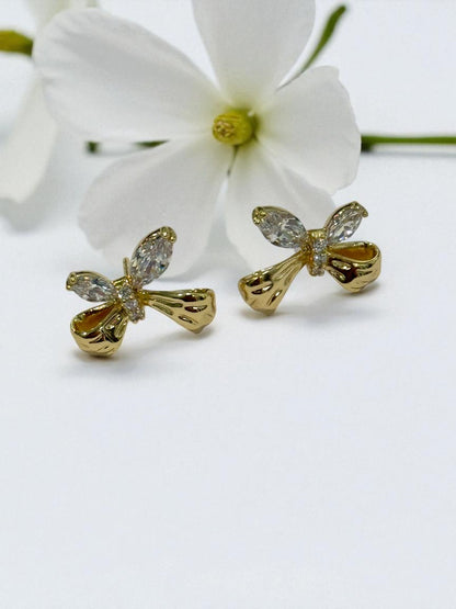 GOLDEN DIAMOND BOW REIGN EARRINGS
