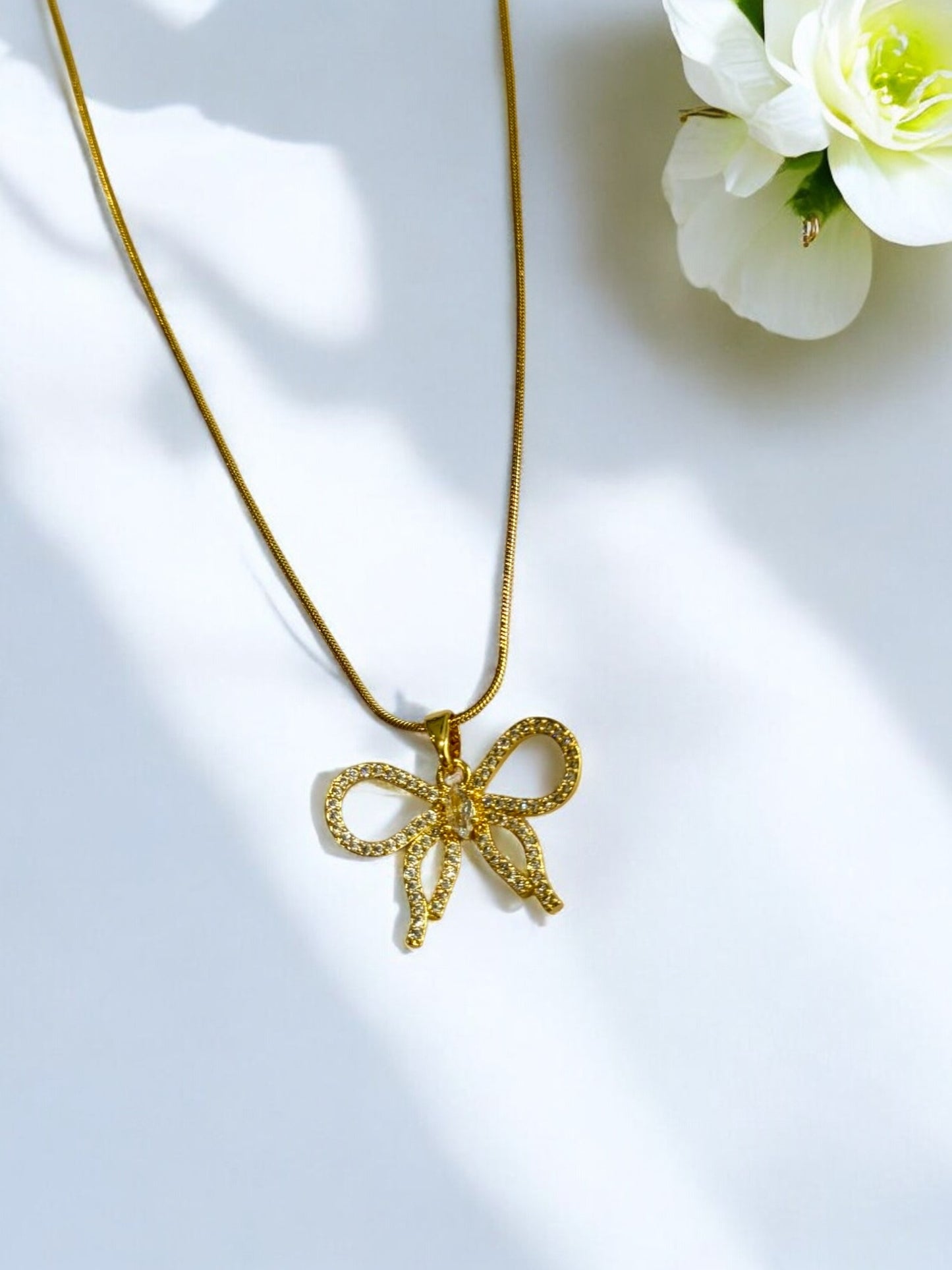 GOLDEN DIAMOND BOW SALVI NECKLACE