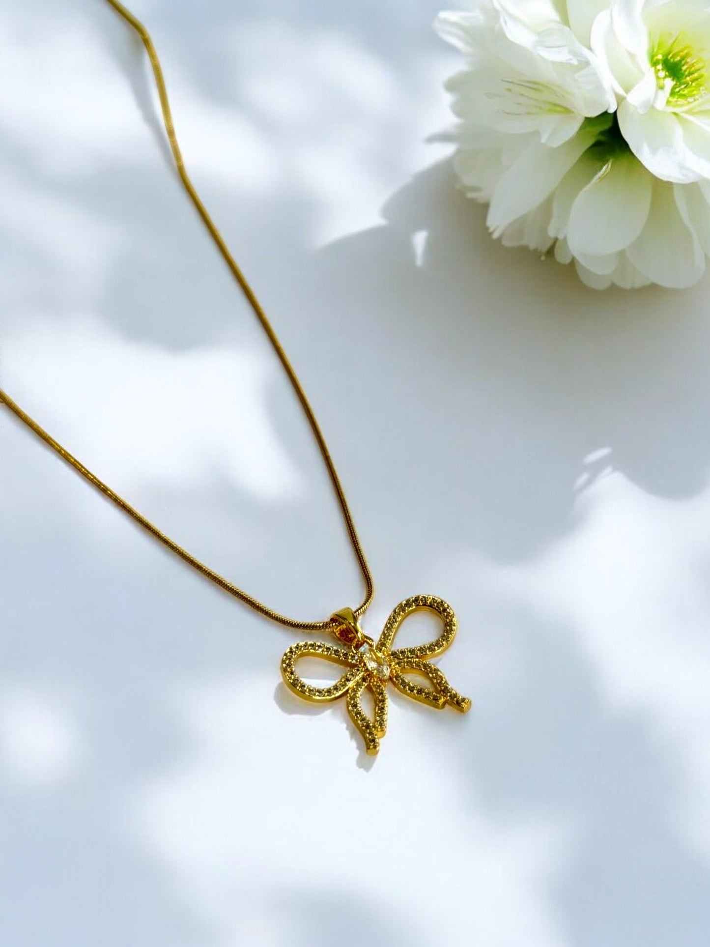 GOLDEN DIAMOND BOW SALVI NECKLACE