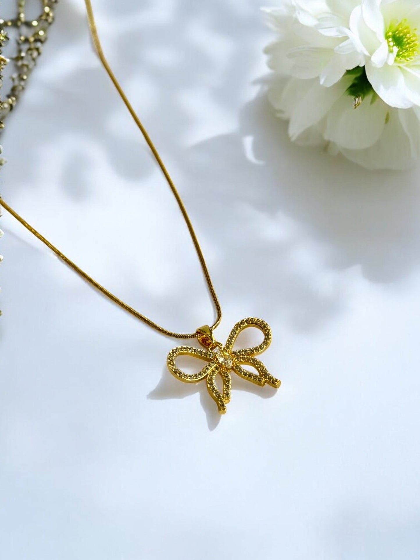 GOLDEN DIAMOND BOW SALVI NECKLACE