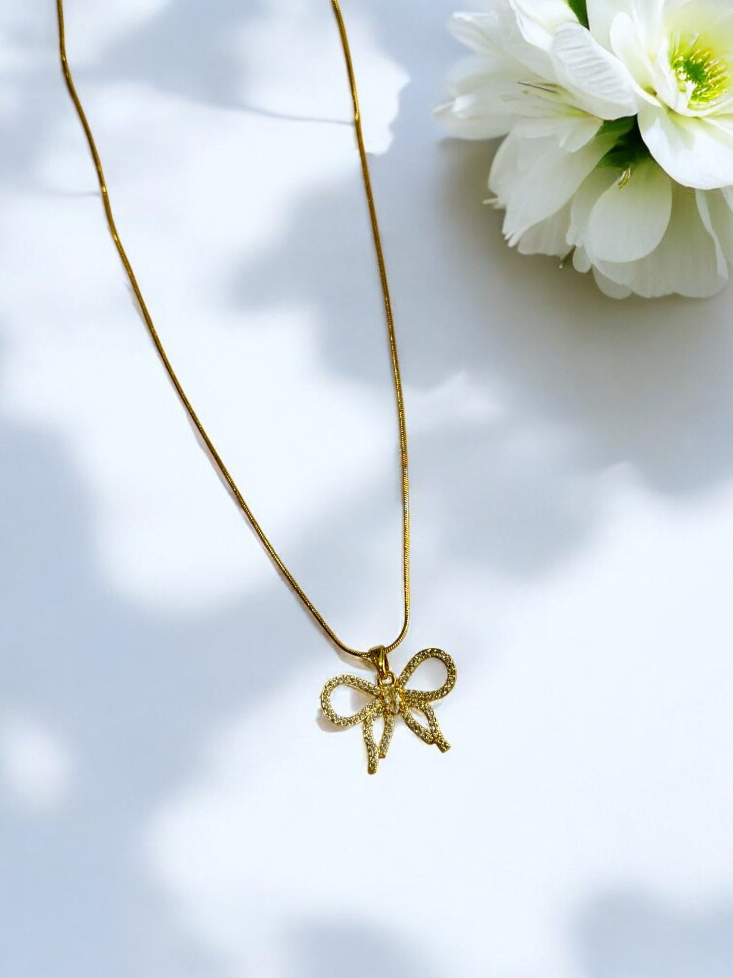 GOLDEN DIAMOND BOW SALVI NECKLACE
