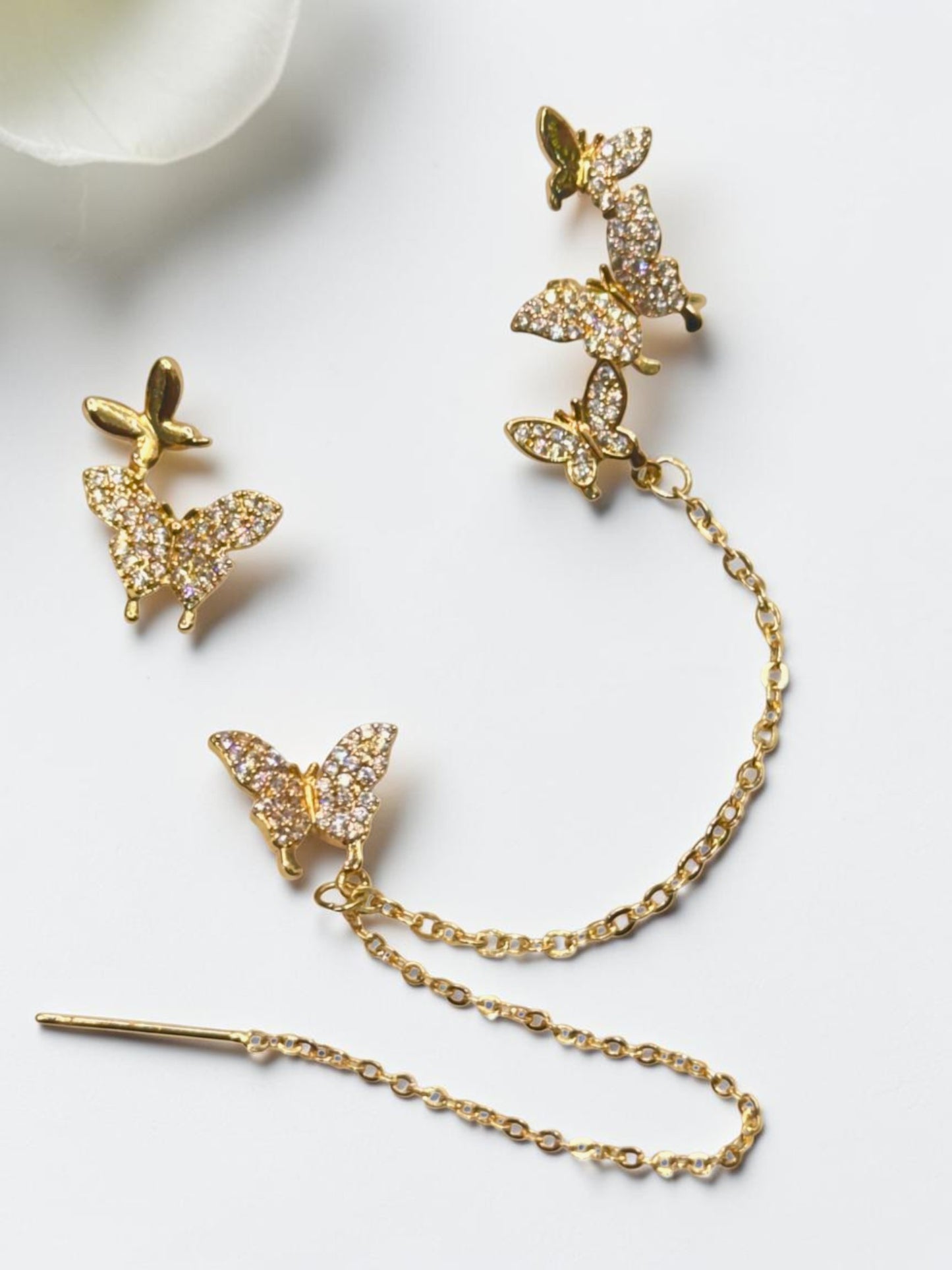 GOLDEN DIAMOND BUTTERFLY LESTER EAR CUFF
