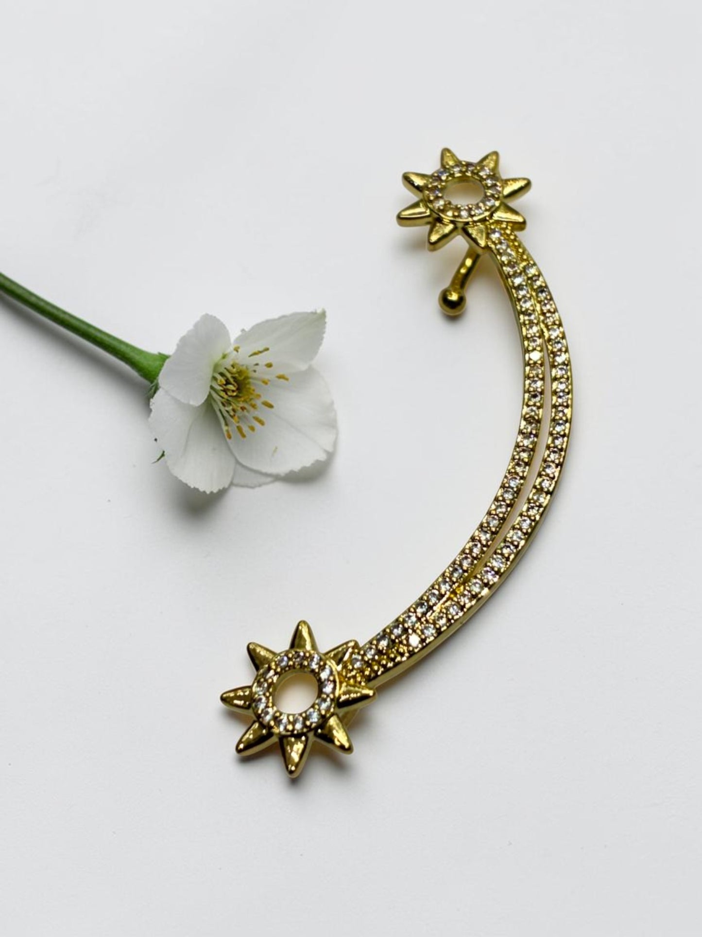 GOLDEN DIAMOND CARVER EAR CUFF
