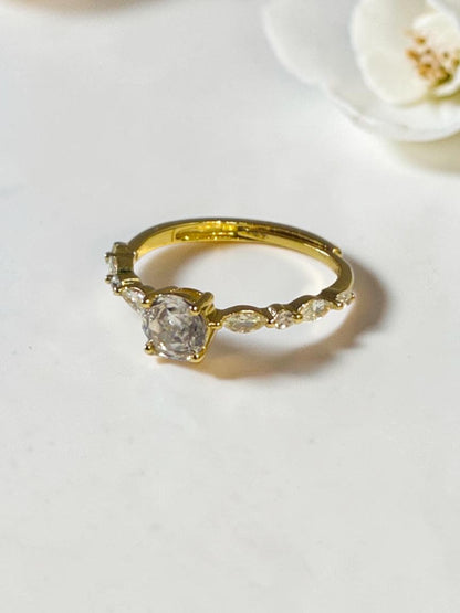 GOLDEN DIAMOND CHHAVI RING