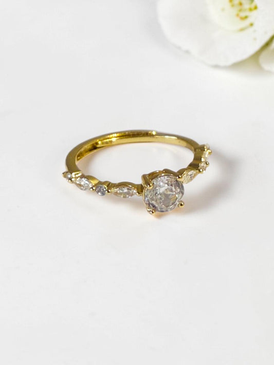 GOLDEN DIAMOND CHHAVI RING