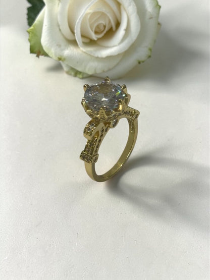 GOLDEN DIAMOND ELARA RING
