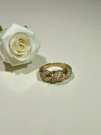 GOLDEN DIAMOND ELI RING