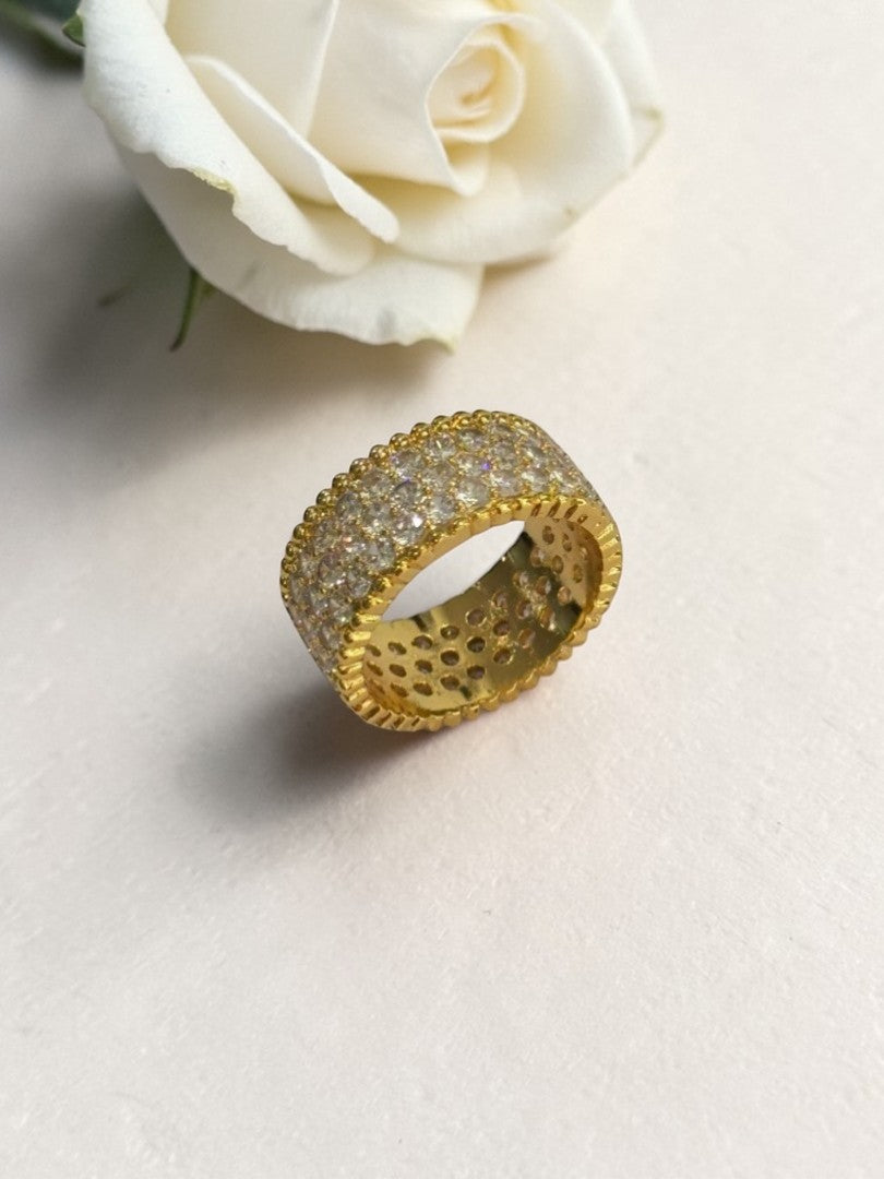 GOLDEN DIAMOND ELLA RING