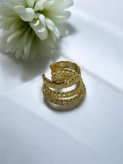 GOLDEN DIAMOND ELVIS EAR CUFF