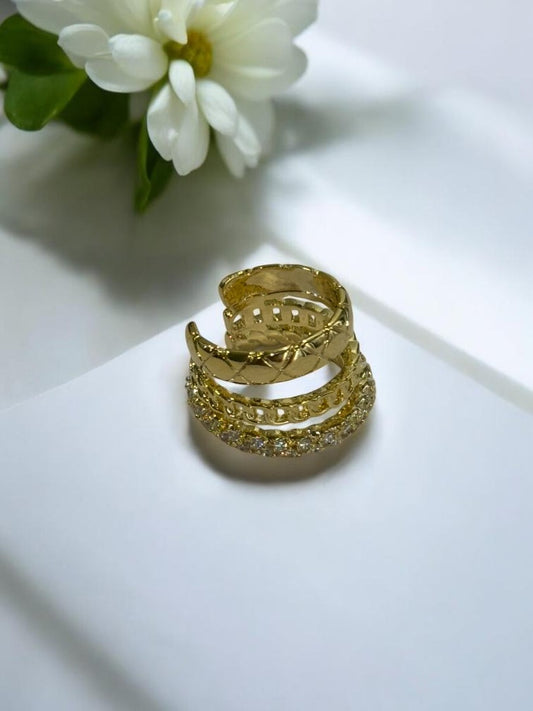 GOLDEN DIAMOND ELVIS EAR CUFF