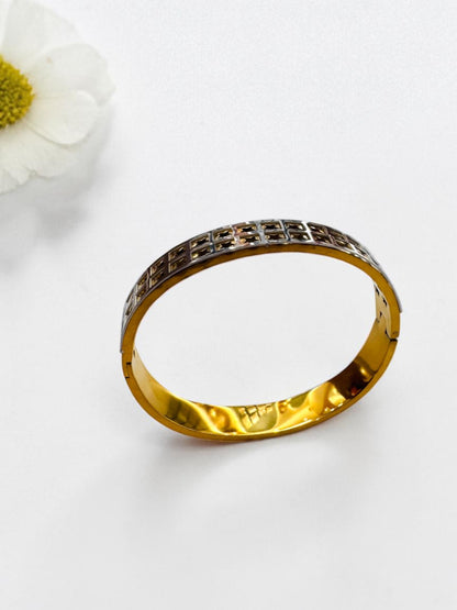 DUAL TONE STAR EMERY BRACELET