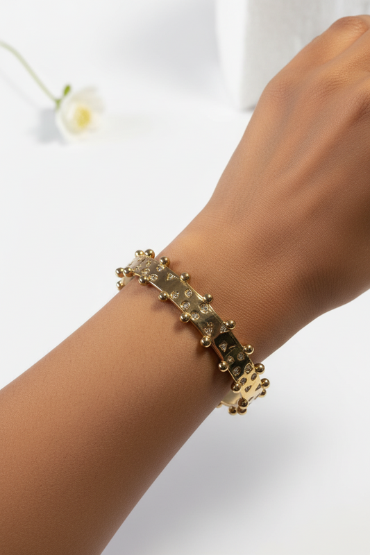 GOLDEN DIAMOND EYTON BRACELET (CUFF)