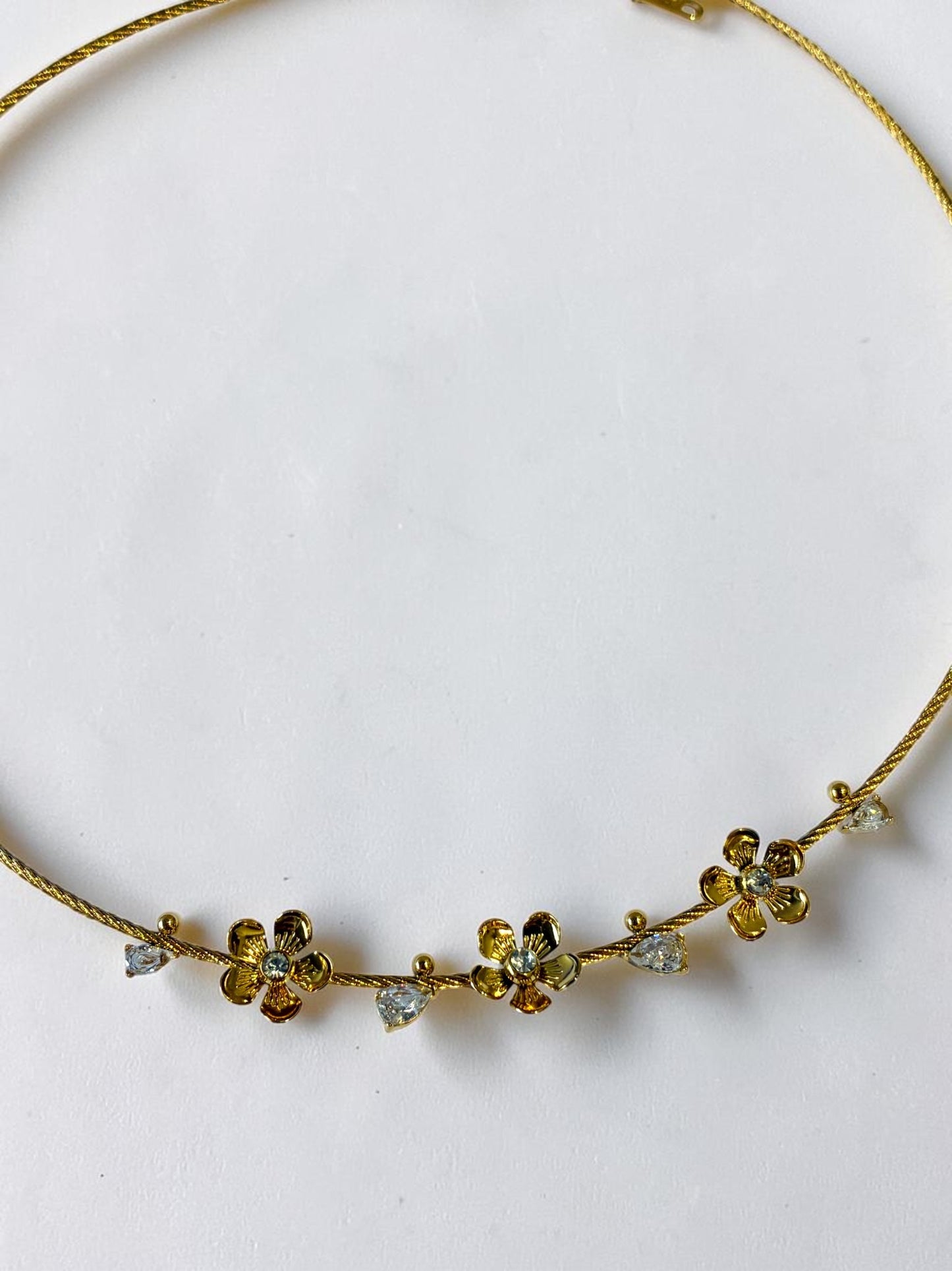 GOLDEN DIAMOND FLORAL MATEO NECKLACE (HASLI)
