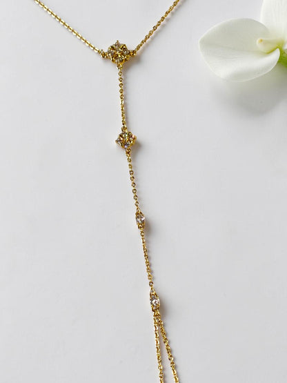 GOLDEN DIAMOND FLORAL SACHEE HAND CHAIN (POCHI)