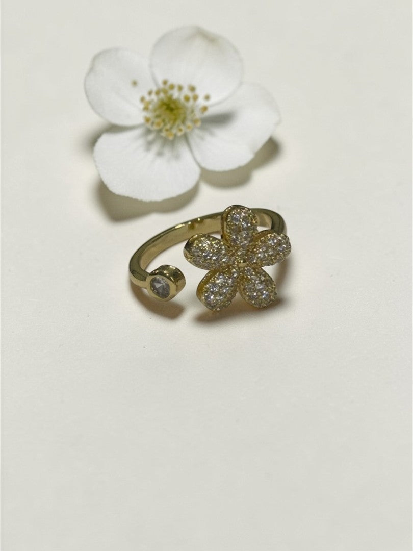 GOLDEN DIAMOND FLOWER ROWAN RING