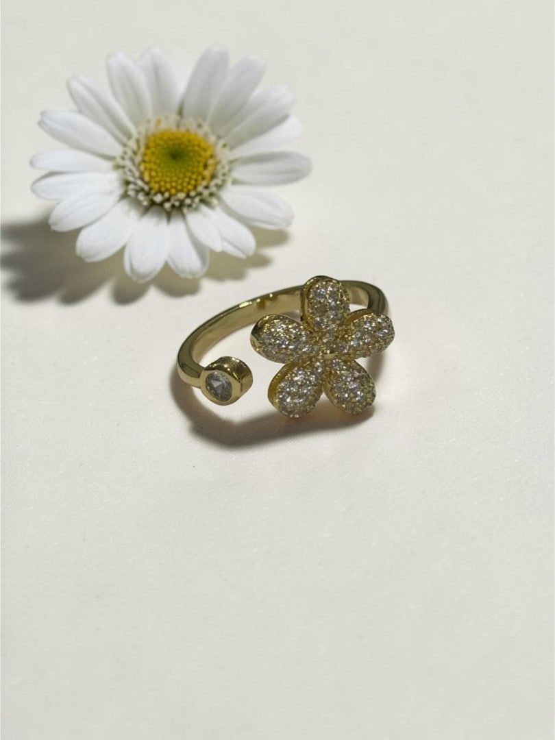 GOLDEN DIAMOND FLOWER ROWAN RING