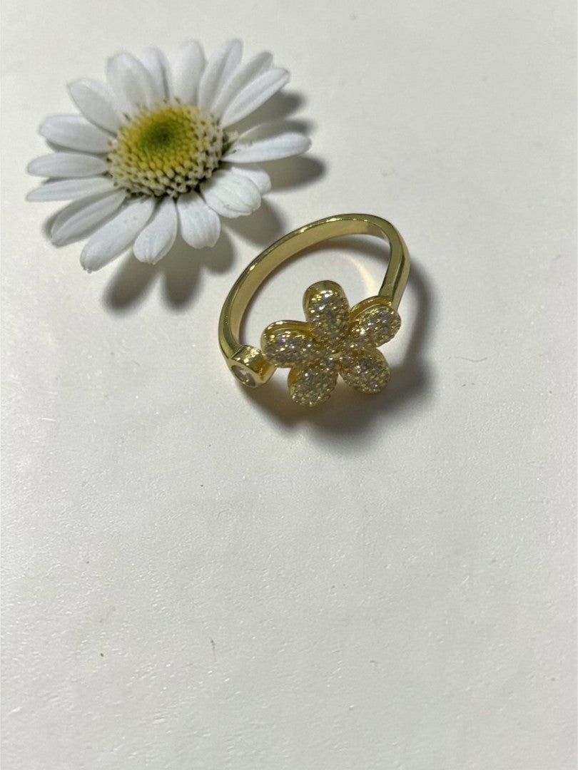 GOLDEN DIAMOND FLOWER ROWAN RING