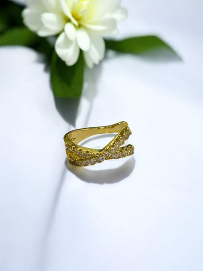 GOLDEN DIAMOND GREHAMIE EAR CUFF