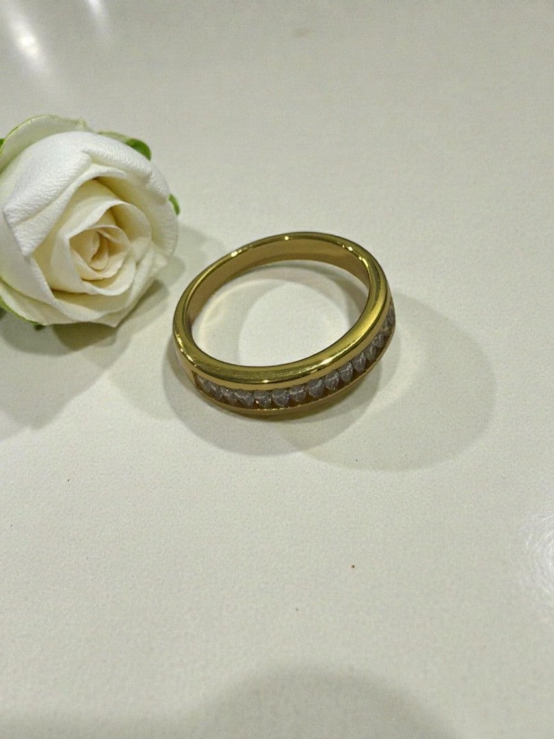 GOLDEN DIAMOND HARPER RING