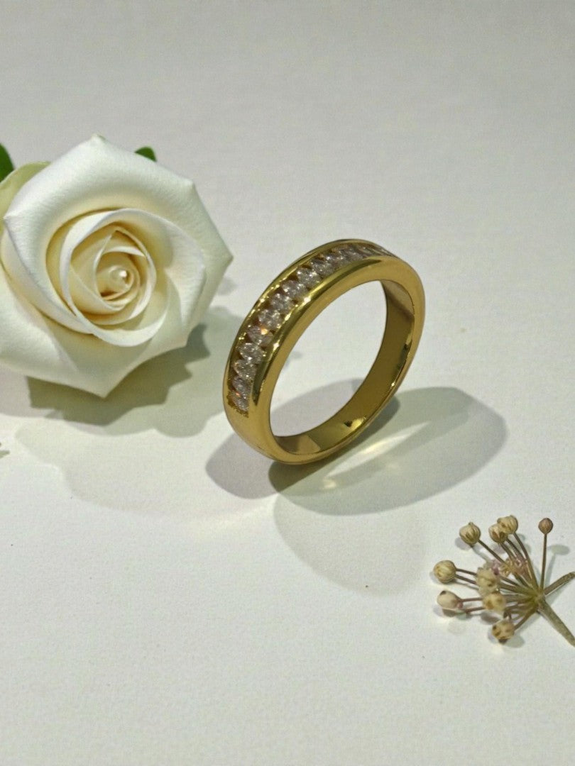 GOLDEN DIAMOND HARPER RING