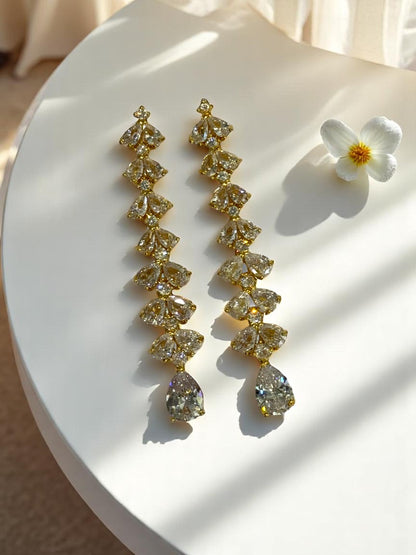 GOLDEN DIAMOND HIYANSHI EARRINGS