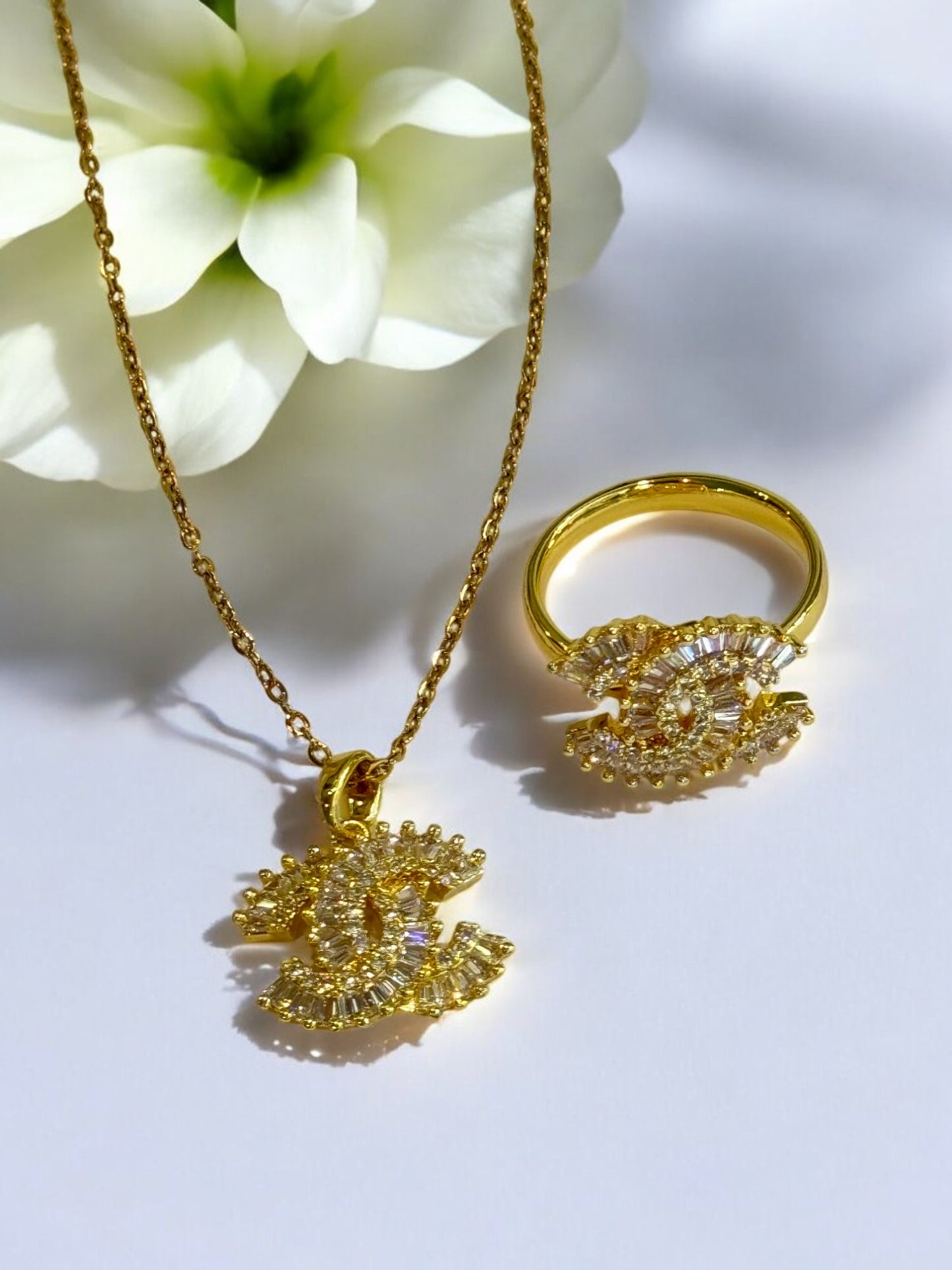 GOLDEN DIAMOND HUXLEY NECKLACE AND RING (COMBO)