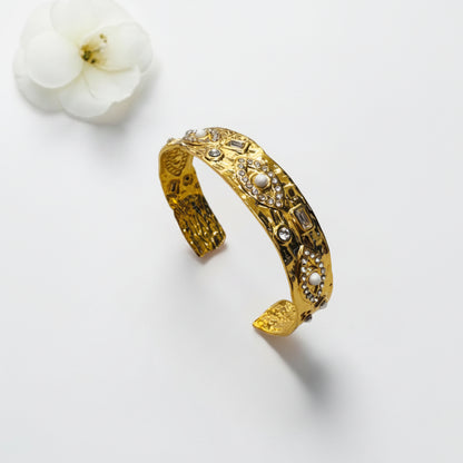 GOLDEN DIAMOND IRIS BRACELET (CUFF)