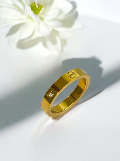 GOLDEN DIAMOND JASE RING