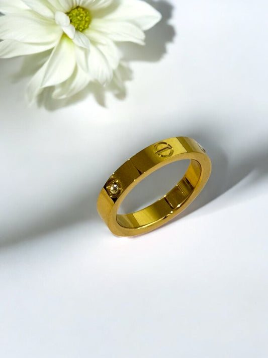GOLDEN DIAMOND JASE RING