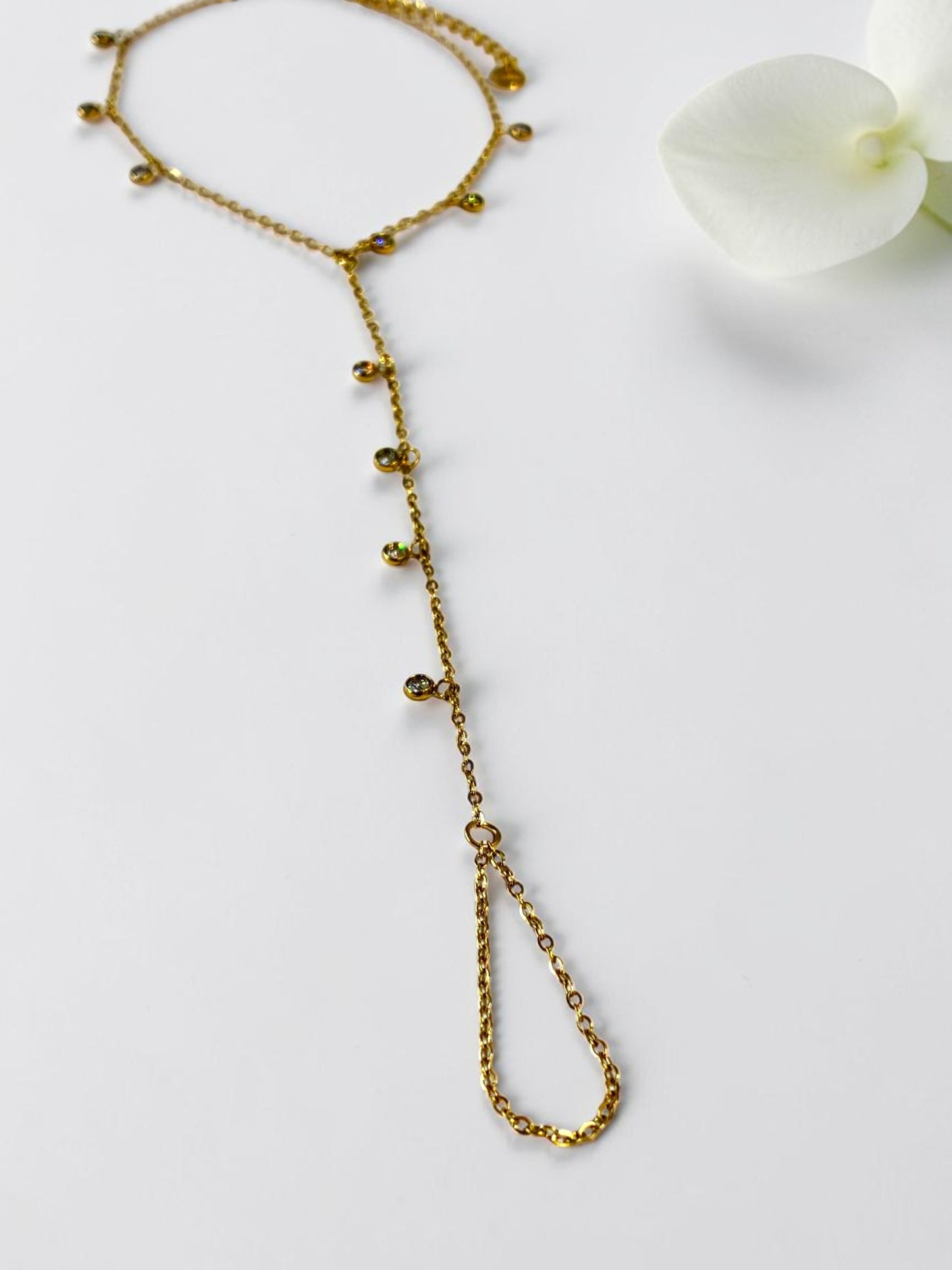 GOLDEN DIAMOND JHANSI HAND CHAIN (POCHI)