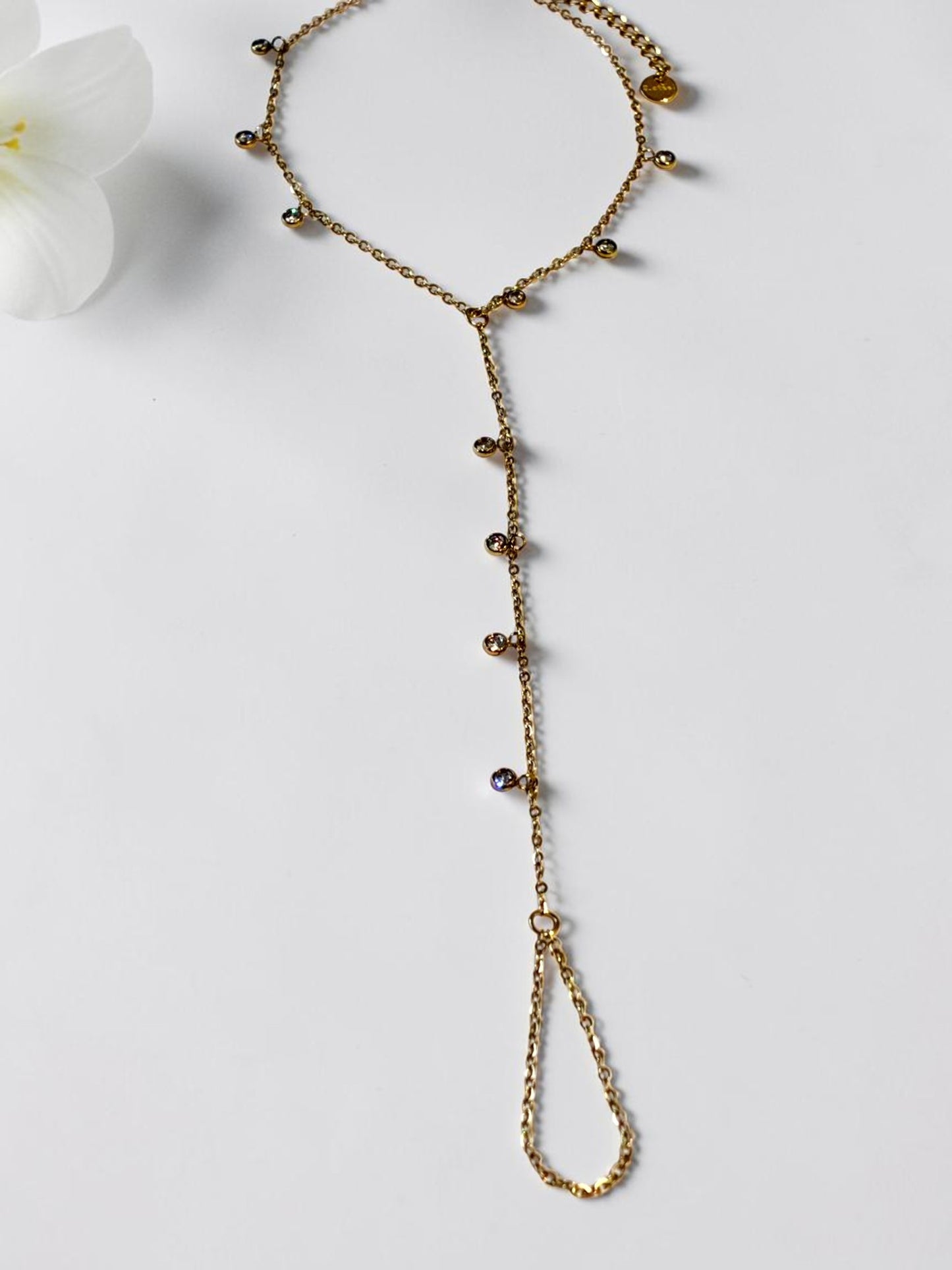GOLDEN DIAMOND JHANSI HAND CHAIN (POCHI)