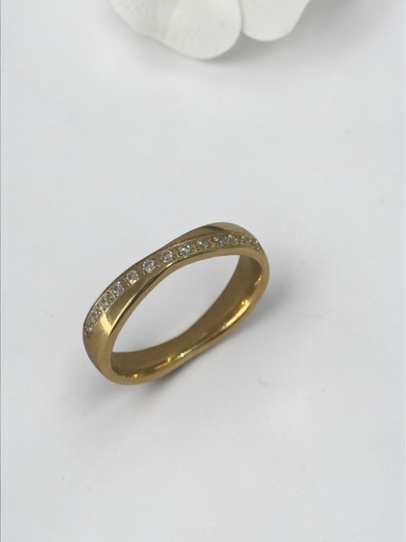 GOLDEN DIAMOND JUSTINE RING