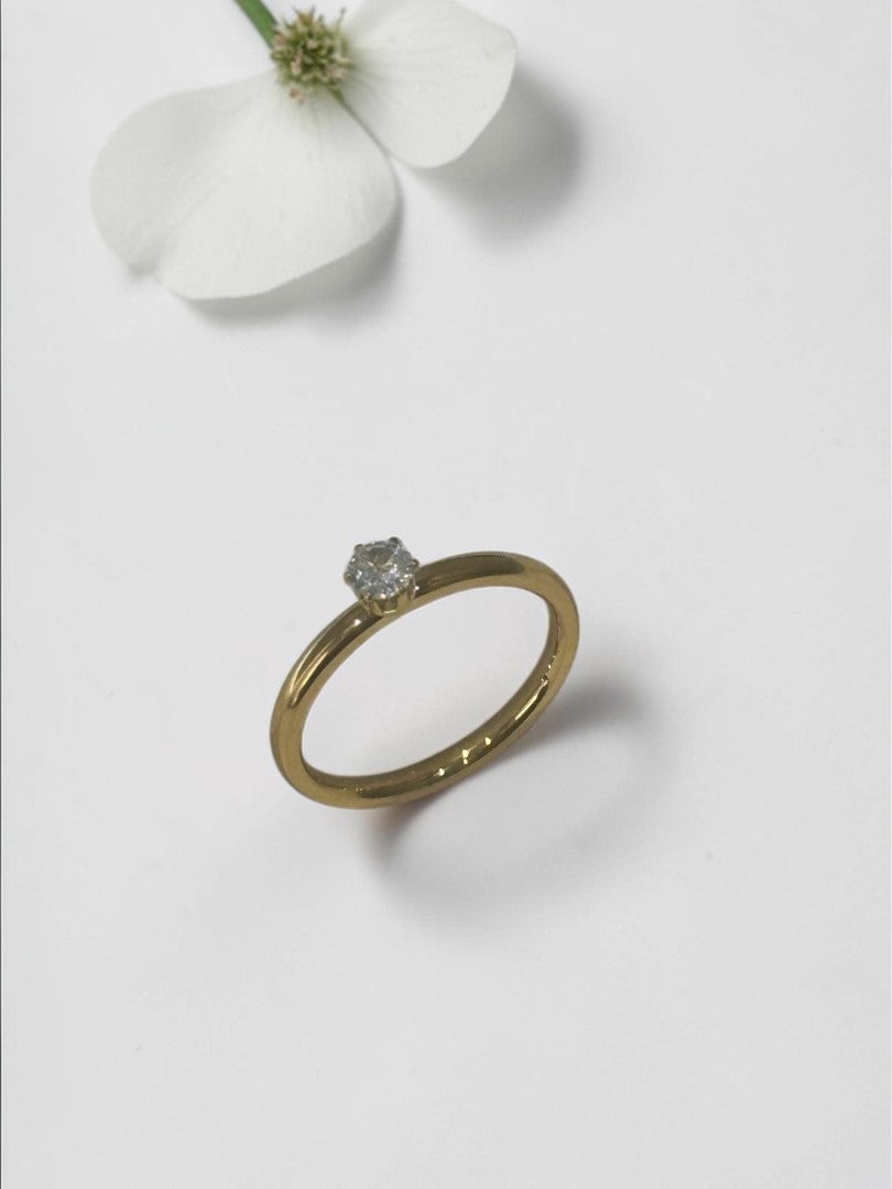 GOLDEN DIAMOND KAYLA RING