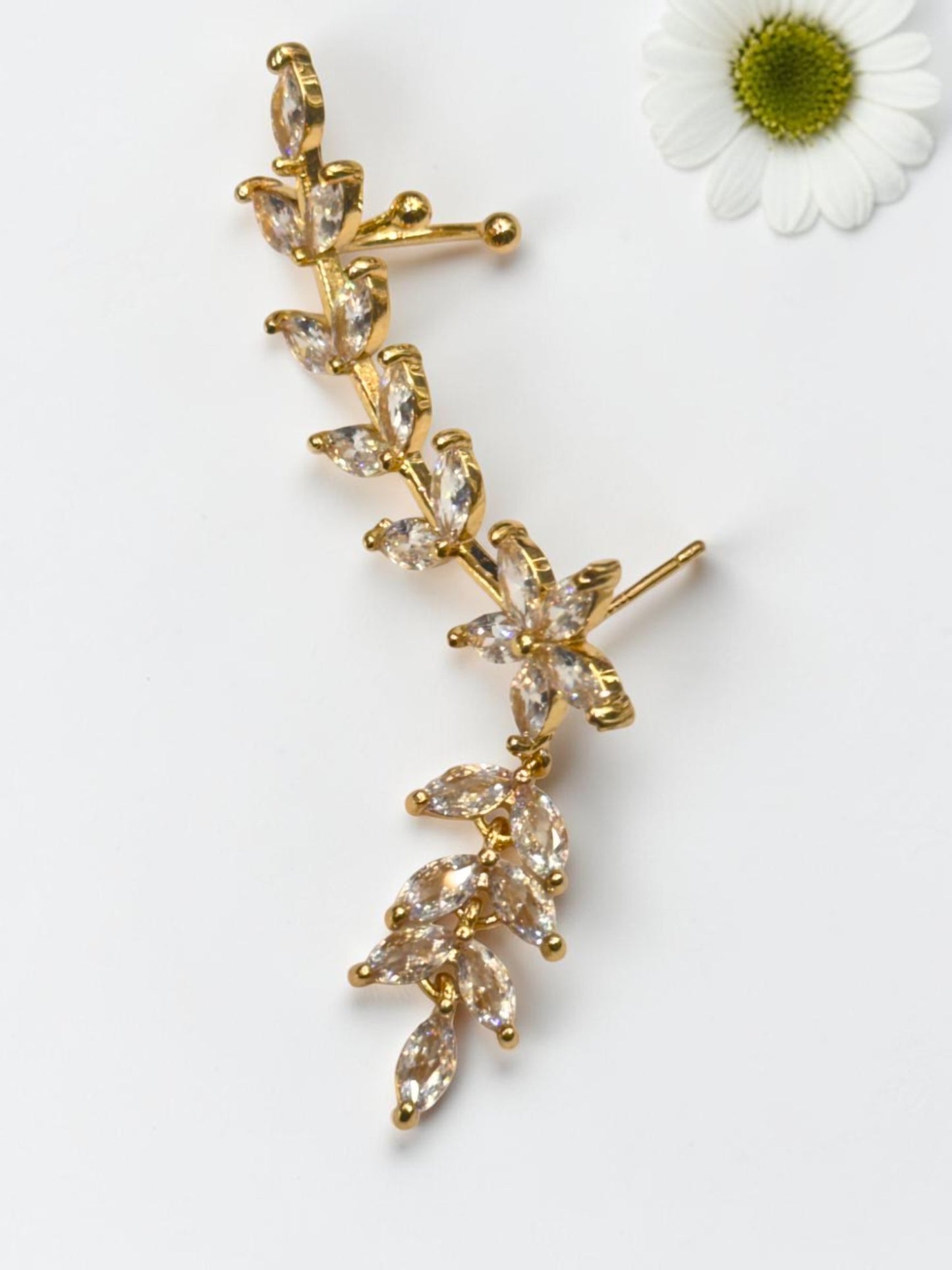 GOLDEN DIAMOND KENDALL EAR CUFF