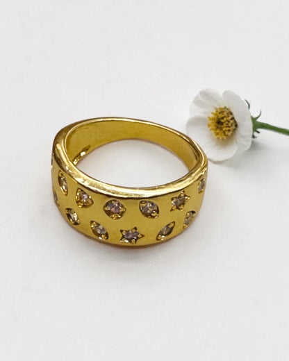 GOLDEN DIAMOND KINSEY RING