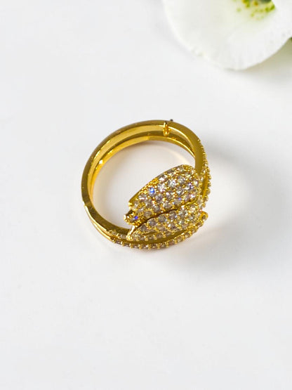 GOLDEN DIAMOND KRINA RING