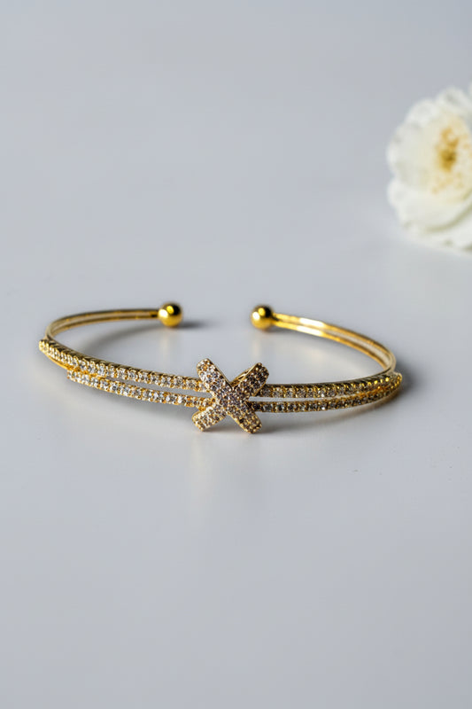 GOLDEN DIAMOND KRITHI BRACELET (CUFF)