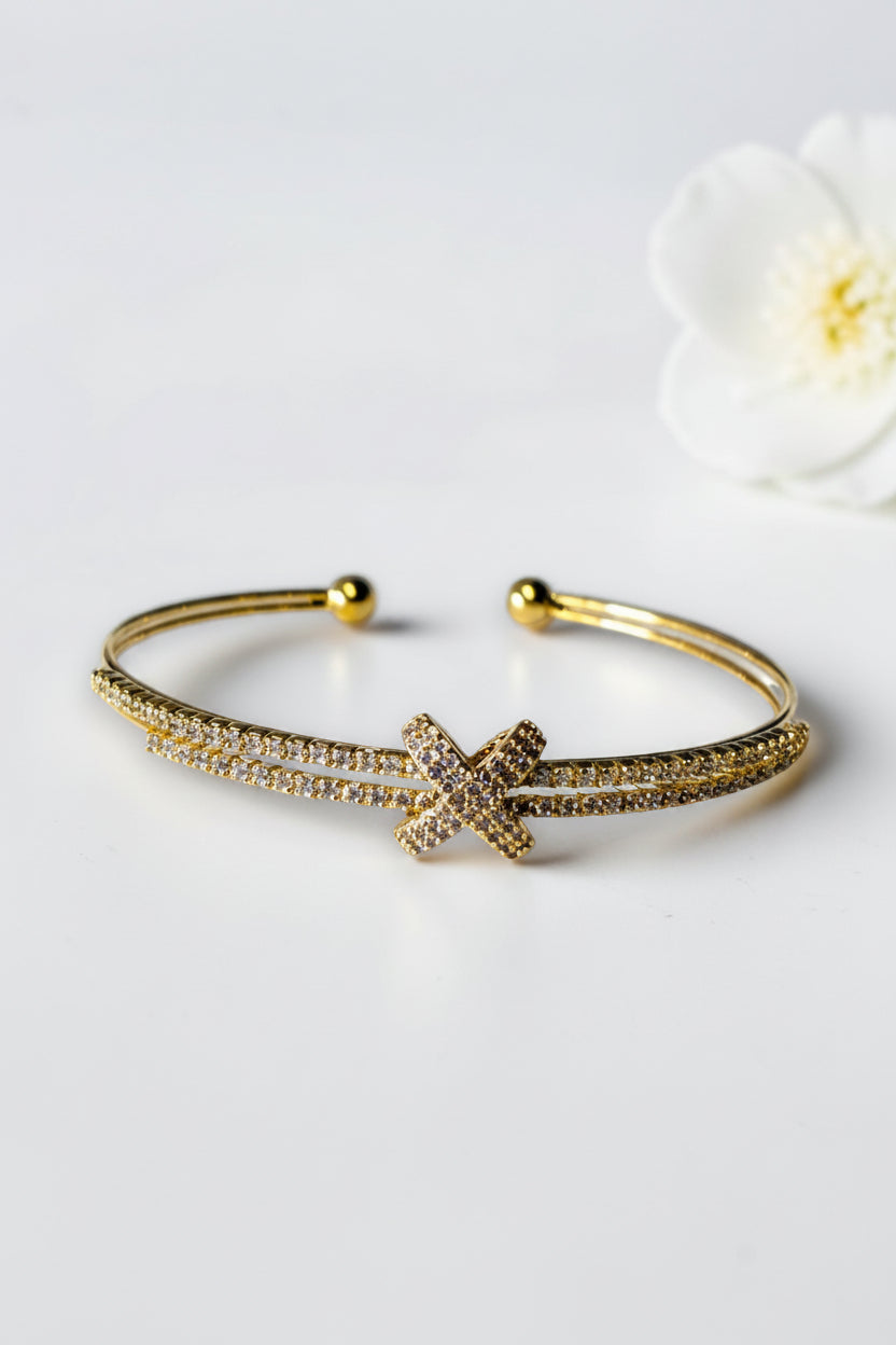 GOLDEN DIAMOND KRITHI BRACELET (CUFF)