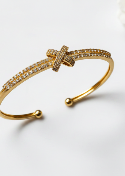 GOLDEN DIAMOND KRITHI BRACELET (CUFF)
