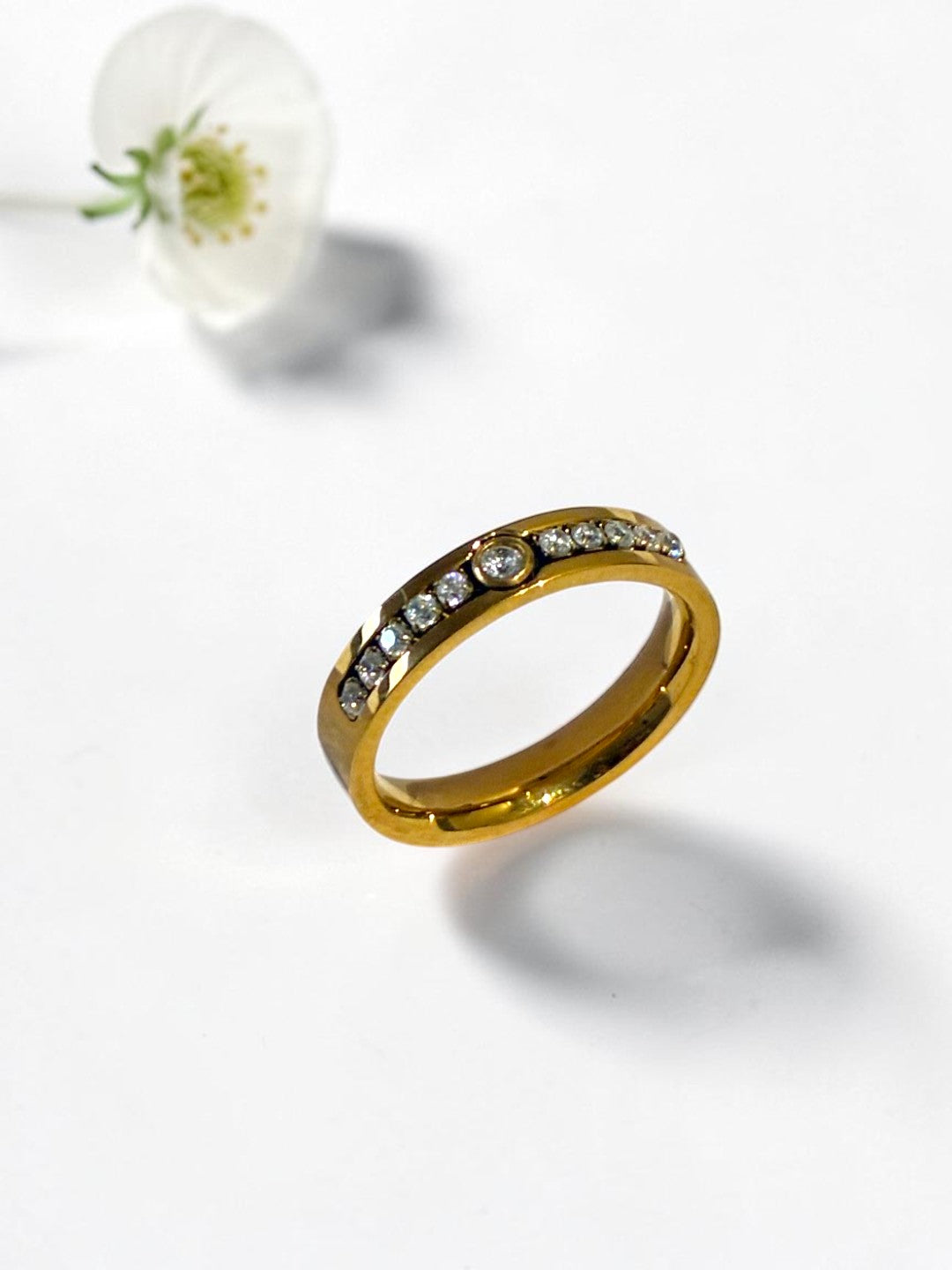 GOLDEN DIAMOND KRUPAL RING