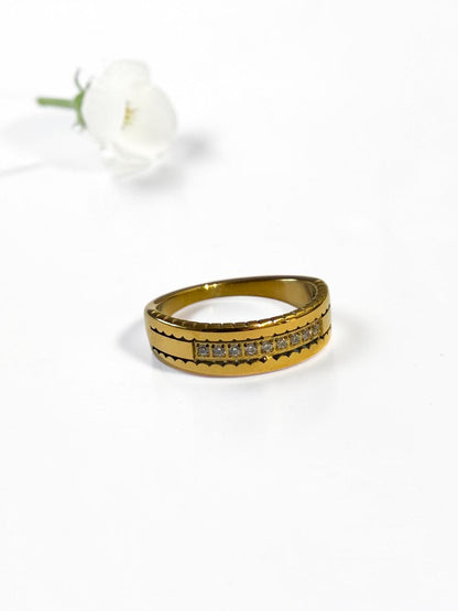 GOLDEN DIAMOND KRUTIKA RING