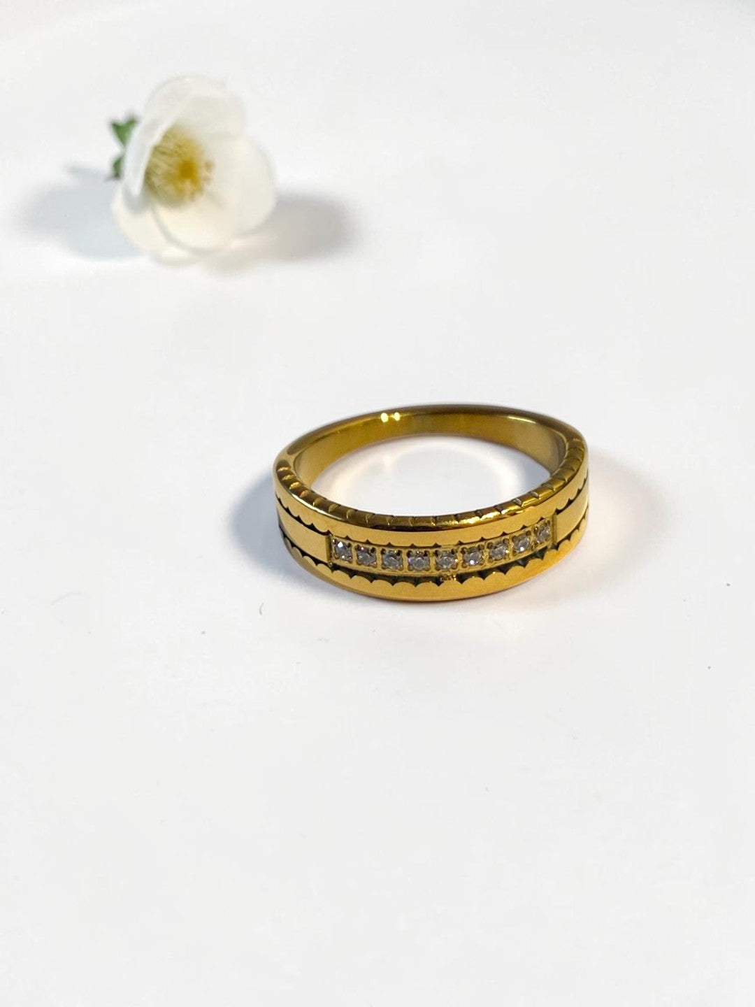 GOLDEN DIAMOND KRUTIKA RING