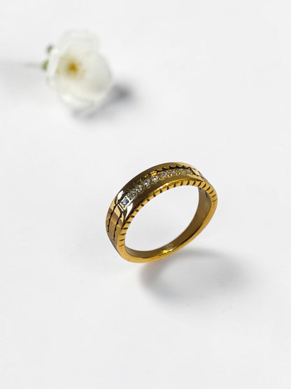 GOLDEN DIAMOND KRUTIKA RING