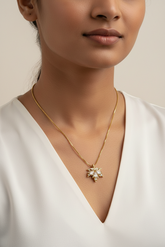 GOLDEN DIAMOND LEAF DEXTER NECKLACE