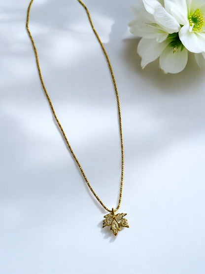 GOLDEN DIAMOND LEAF DEXTER NECKLACE